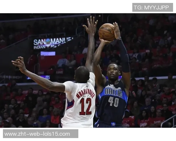 德阿隆福克斯带领国王崛起展现领袖风范与未来潜力